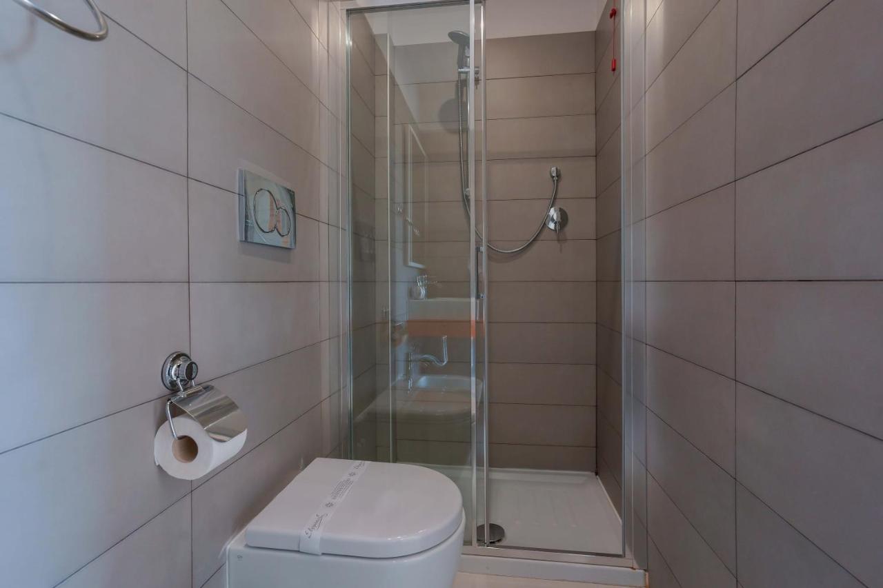 קליארי Petrarca Venti Rooms - Eja Sardinia מראה חיצוני תמונה