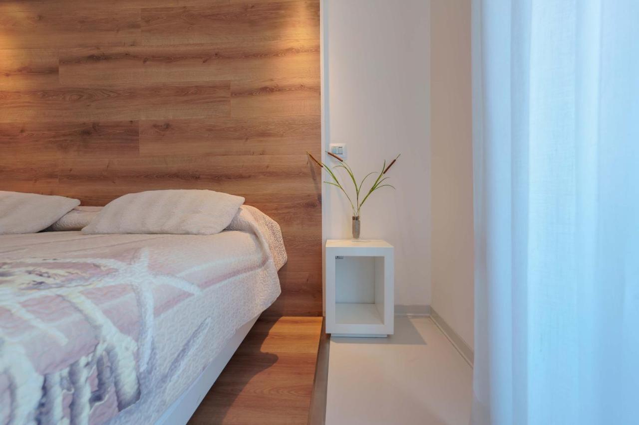 קליארי Petrarca Venti Rooms - Eja Sardinia מראה חיצוני תמונה