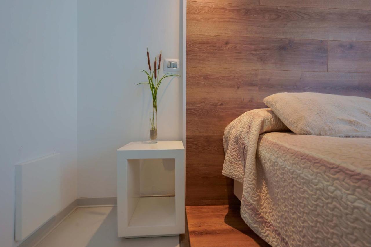 קליארי Petrarca Venti Rooms - Eja Sardinia מראה חיצוני תמונה