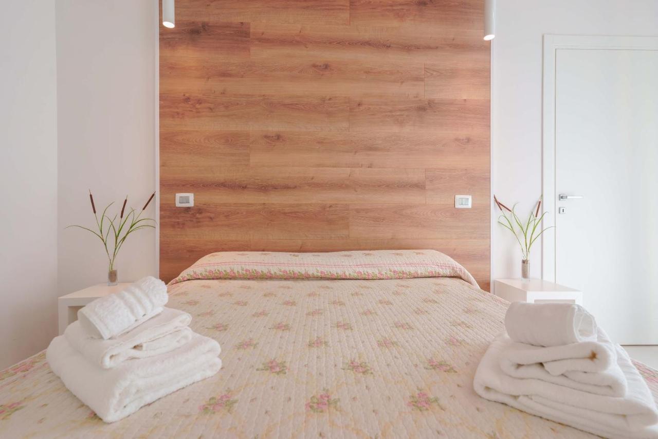קליארי Petrarca Venti Rooms - Eja Sardinia מראה חיצוני תמונה