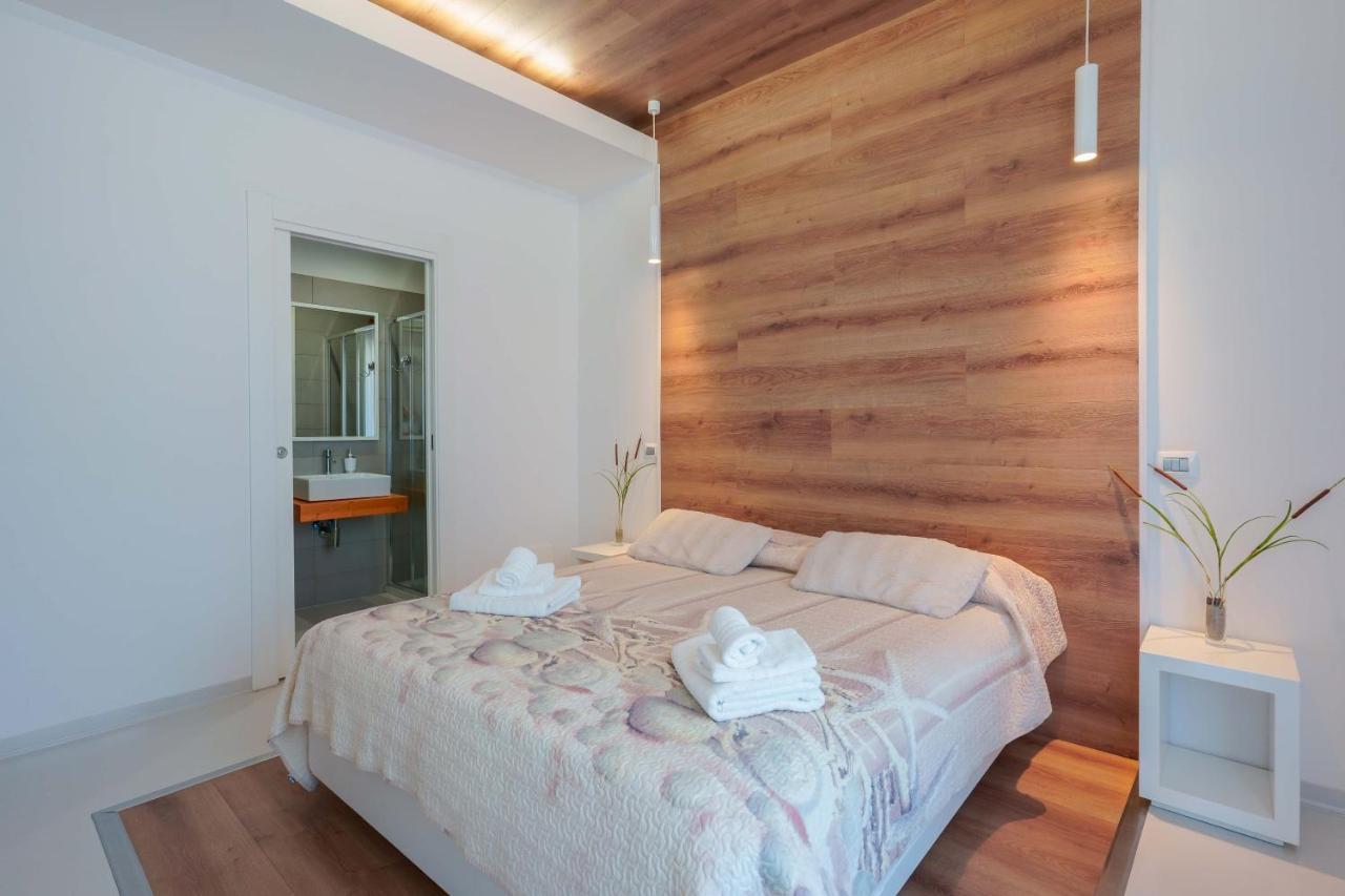 קליארי Petrarca Venti Rooms - Eja Sardinia מראה חיצוני תמונה