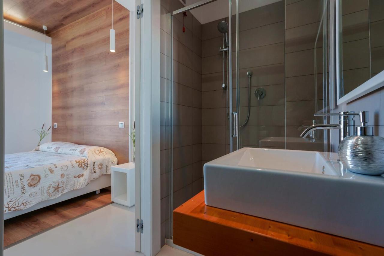 קליארי Petrarca Venti Rooms - Eja Sardinia מראה חיצוני תמונה